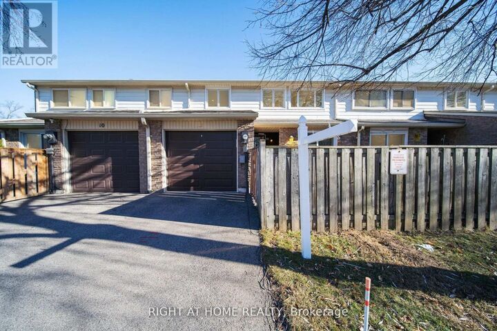 Property Photo:  12 Lace Fernway Way West  ON M2J 4L9 