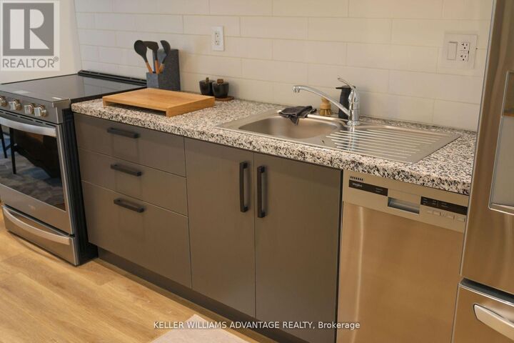 Property Photo:  12 Batavia Avenue Unit 4  ON M6N 4A2 
