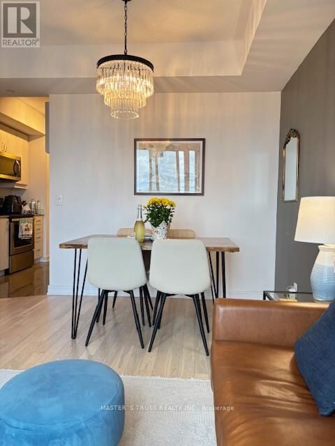 Property Photo: 9201 Yonge Street 2212 ON L4C 1H9