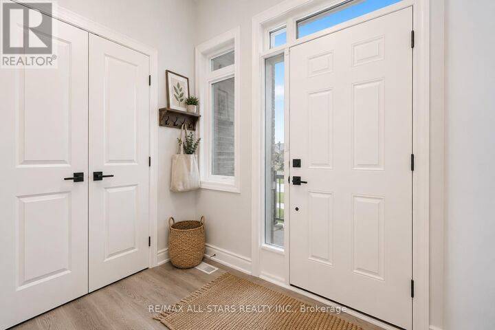 Property Photo:  24 Alan Willliams Trail  ON L9P 0R6 