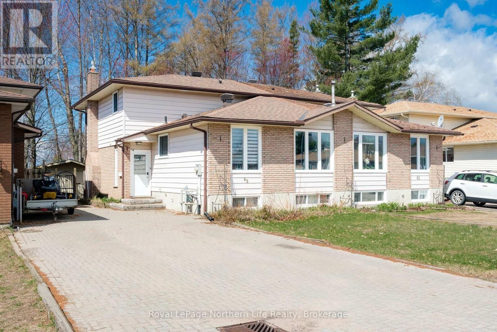Property Photo:  43 Harris Drive  ON P1A 3Z1 