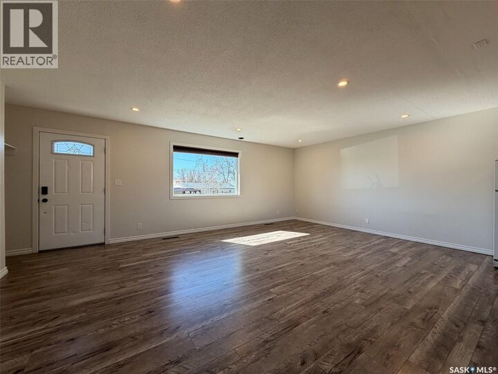 Property Photo:  211 2nd Street S  SK S0N 0J0 