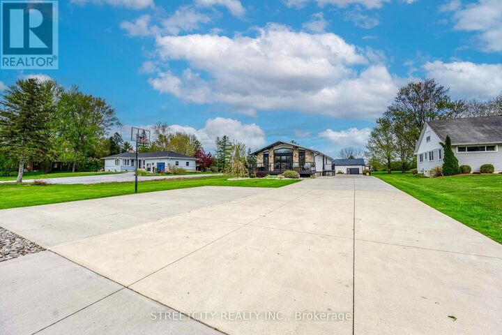 Property Photo:  747 Broadway Street  ON N0N 1T0 
