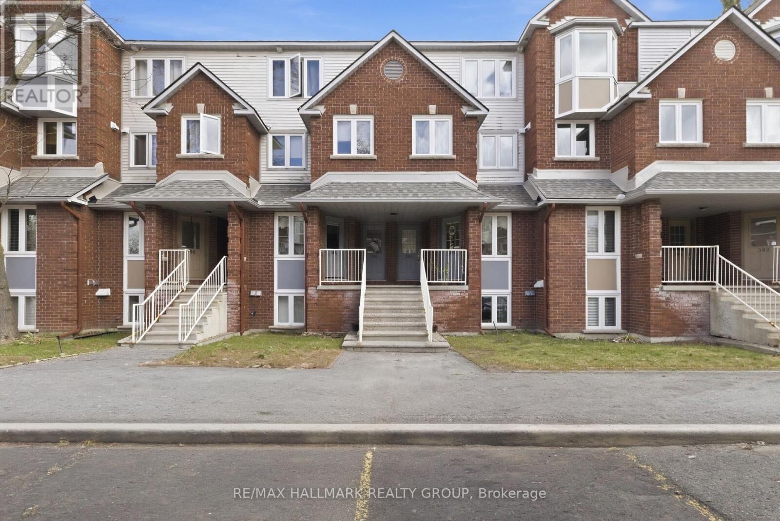 Property Photo:  390 Briston Private 3  ON K1G 5R3 