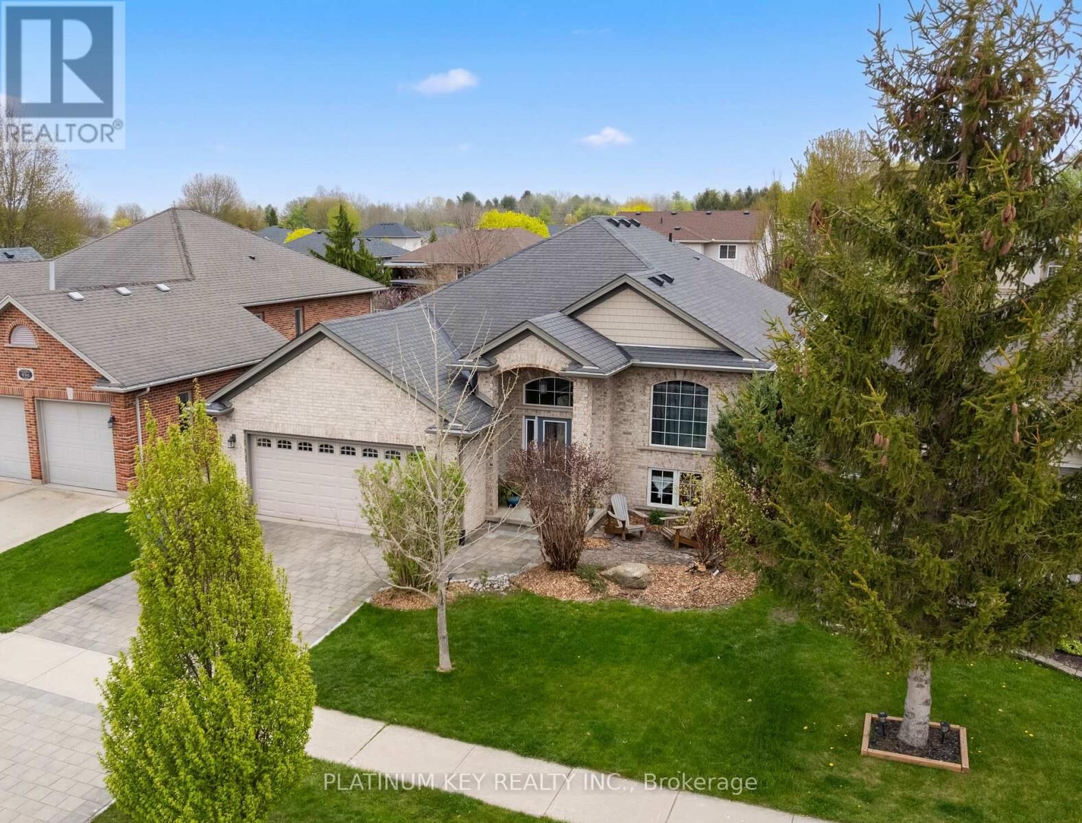Property Photo:  531 Darcy Drive  ON N7G 4L1 