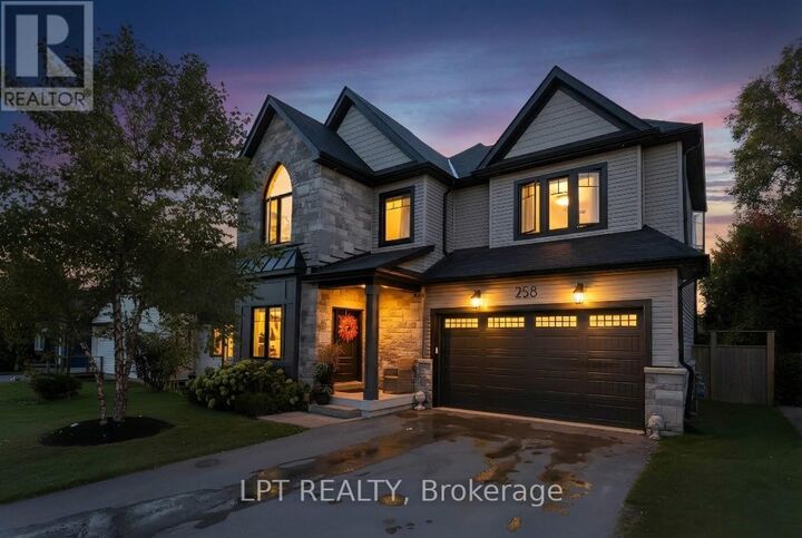 Property Photo:  258 Andrew Street  ON L3Y 1H2 