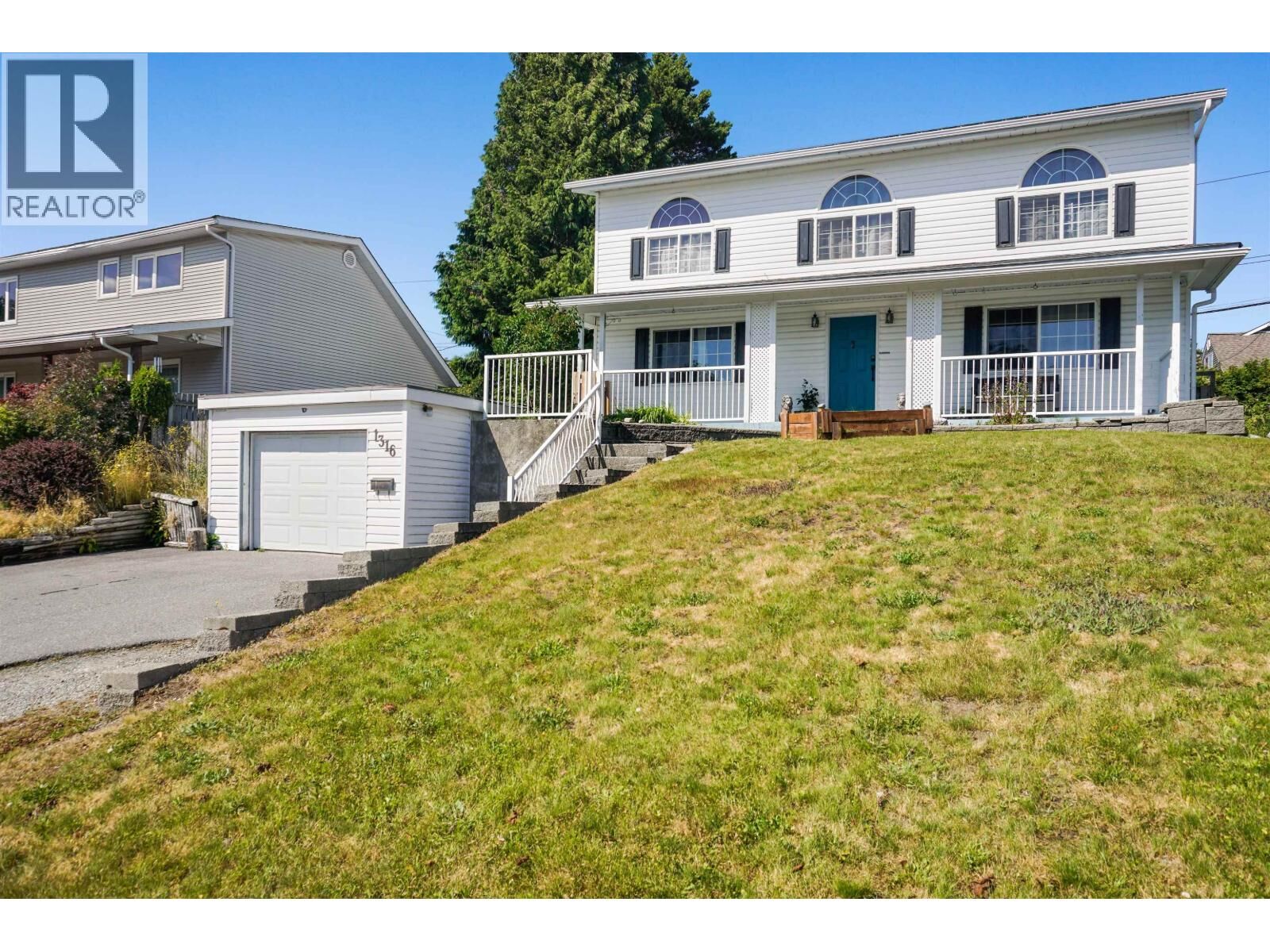 Property Photo:  1316 Albatross Avenue  BC V8C 1P8 