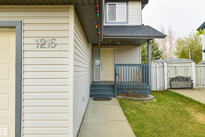 Property Photo:  1215 Ormsby Lane NW  AB T5T 6R2 