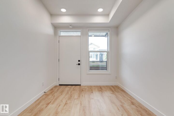 Property Photo:  16231 19 Avenue SW 24  AB T6W 5C6 