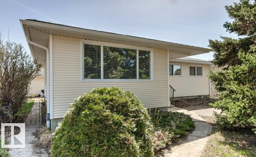 Property Photo:  882 Knottwood Road NW  AB T6K 3C3 