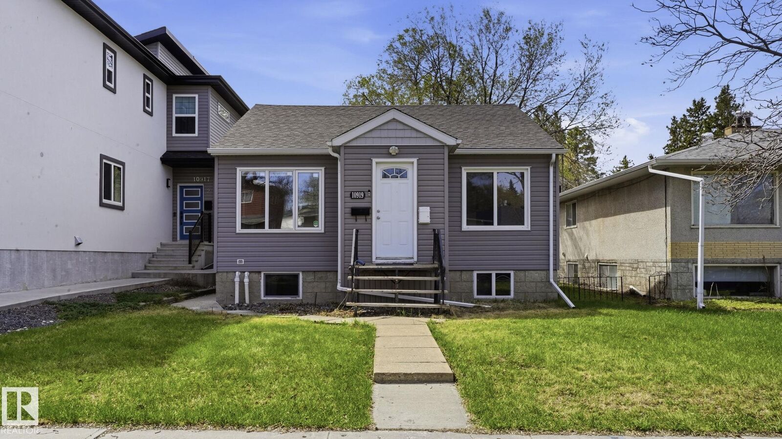 Property Photo:  10919 68 Avenue NW  AB T6H 2B9 