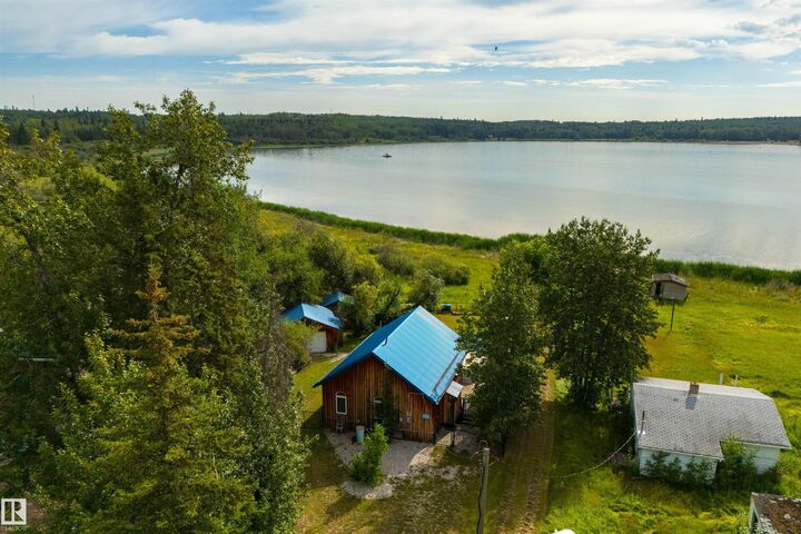 Property Photo:  113 Bayview Drive  AB T0E 2K0 