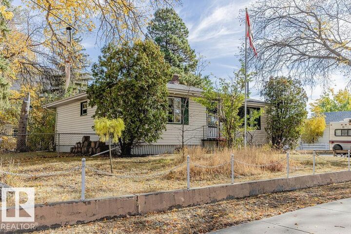 Property Photo:  12339 89 Street NW  AB T5B 3W8 