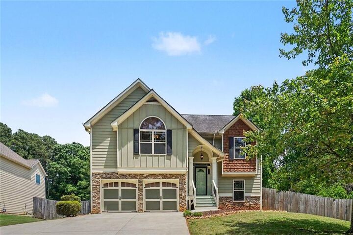 Property Photo: 3936 Memorial Parkway NW GA 30152