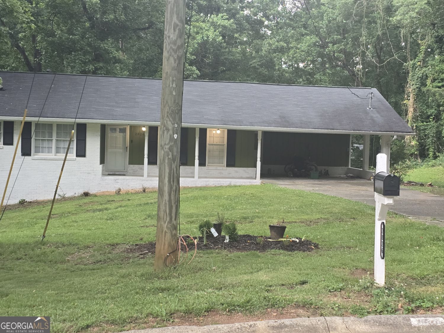 Property Photo:  2826 Manor Court  GA 30078 