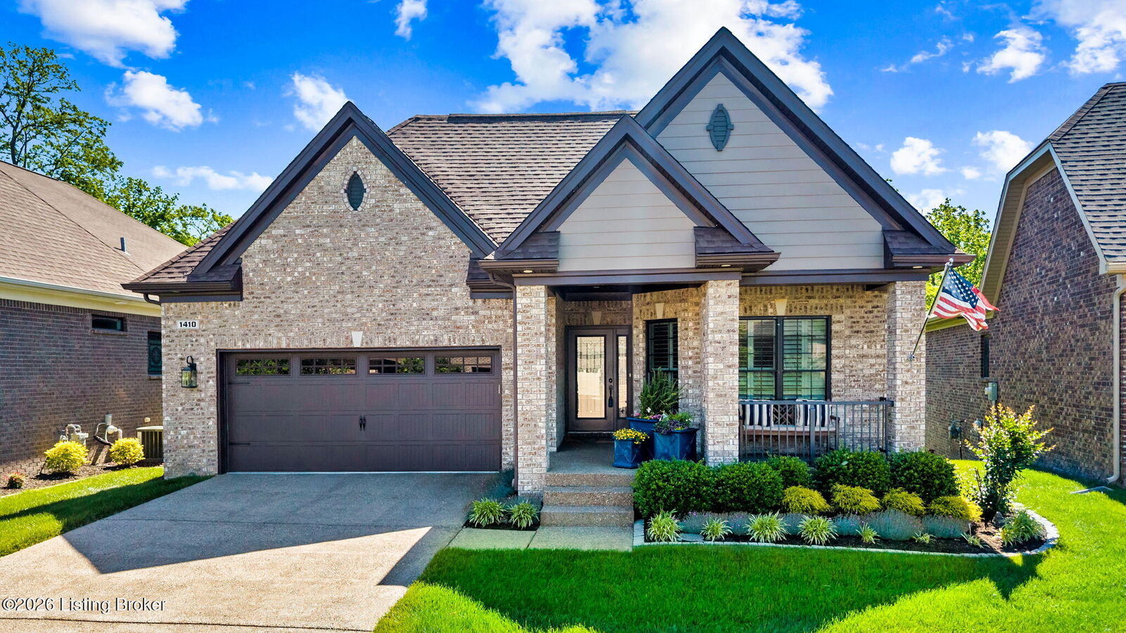 Property Photo:  1410 Coolhouse Way  KY 40223 