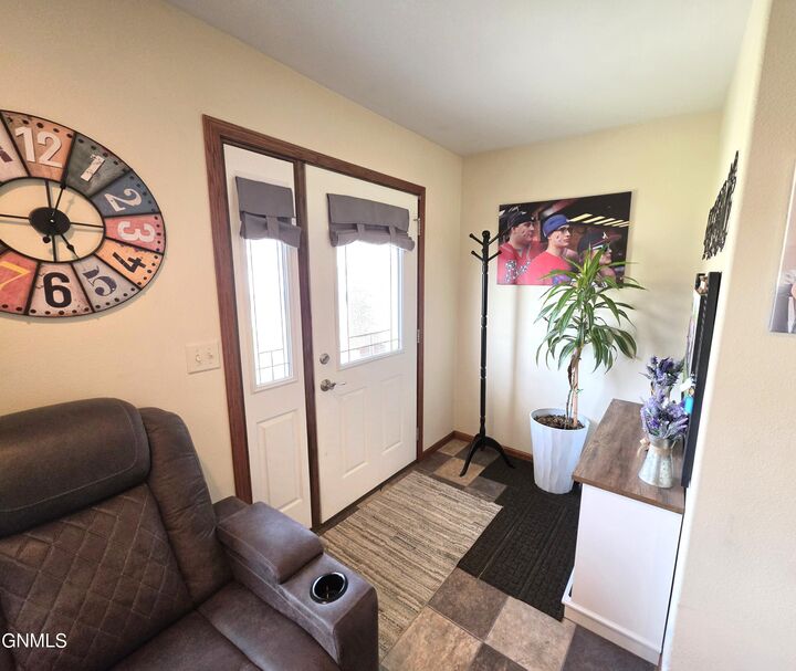 Property Photo:  536 Elks Drive  ND 58601 