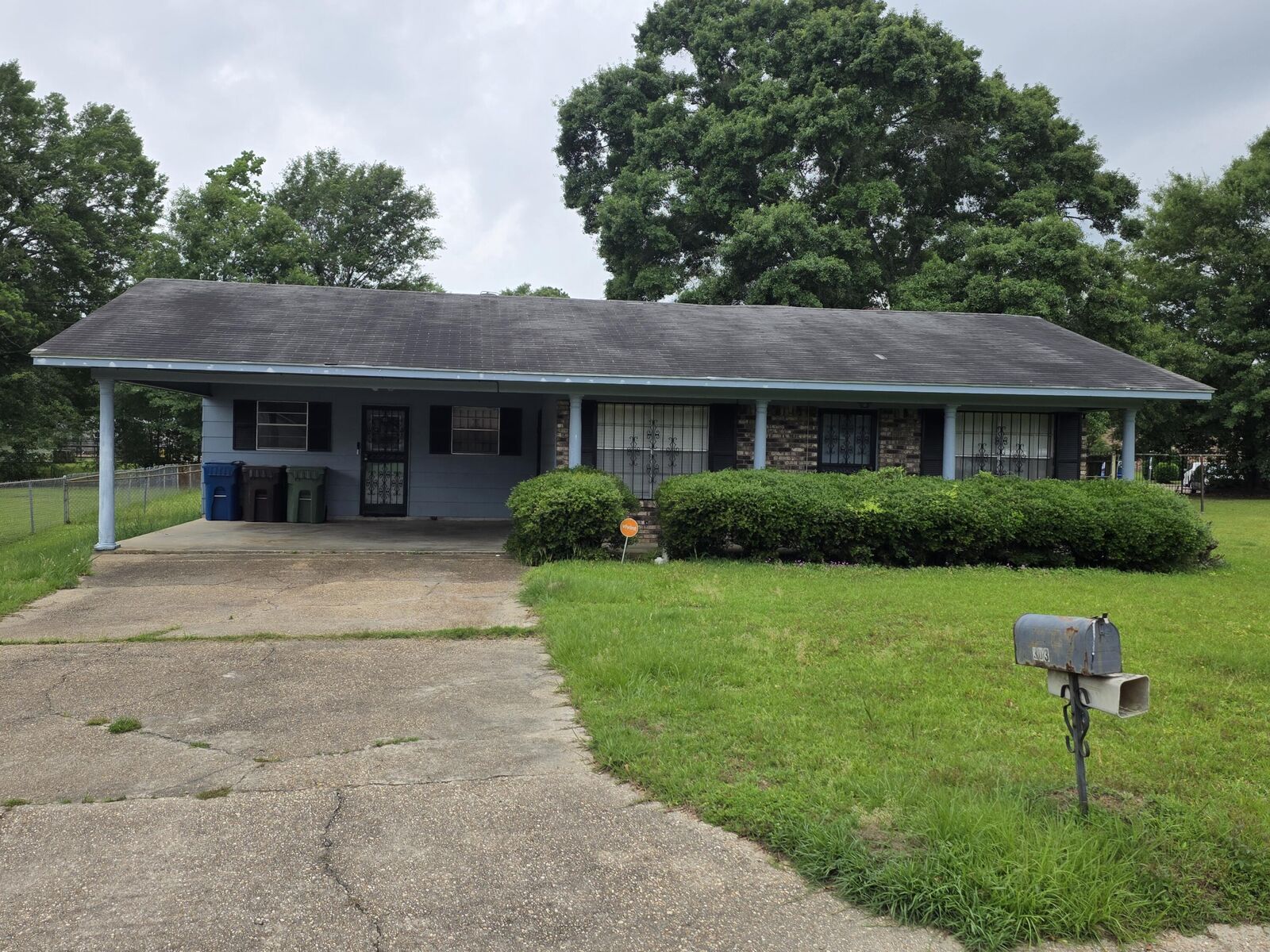 Property Photo:  303 Vernon Dahmer Dr.  MS 39401 