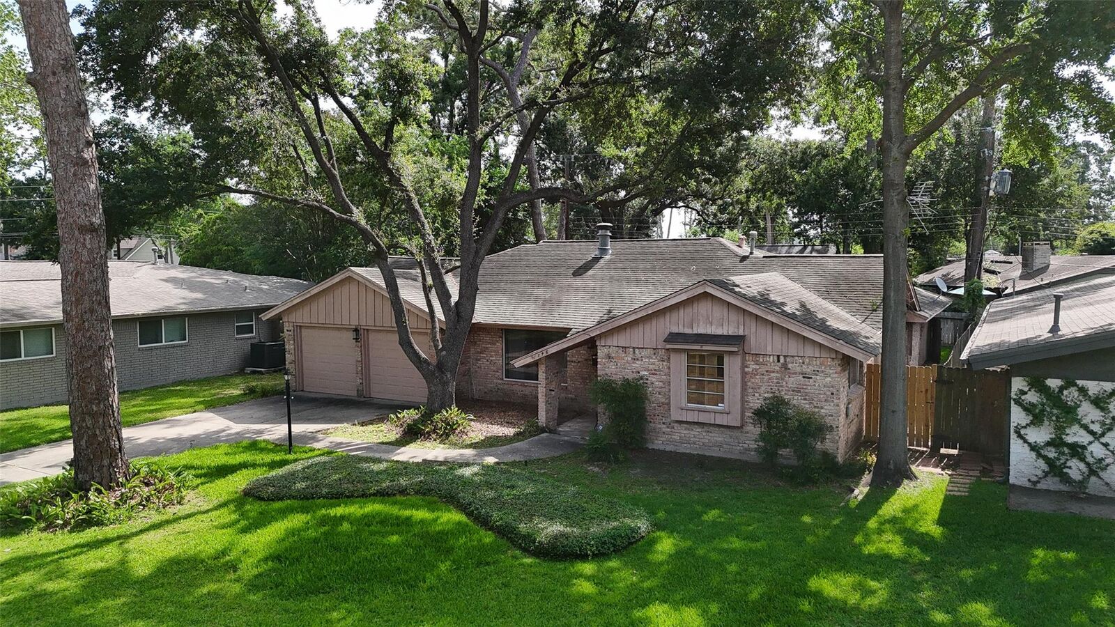 Property Photo:  1746 Nocturne Lane  TX 77043 