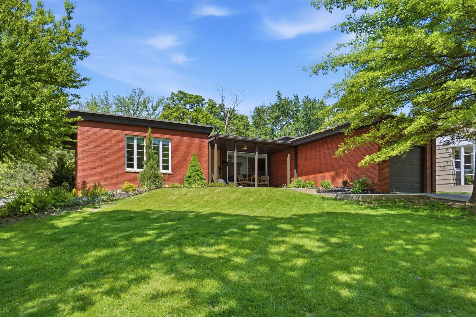 Property Photo:  5825 Chamberlain Drive  IA 50312 