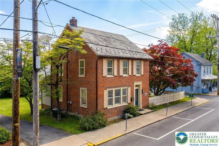 Property Photo:  32 E Center Street  PA 18064 