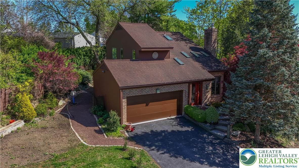 Property Photo:  4004 Westview Drive  PA 18104 