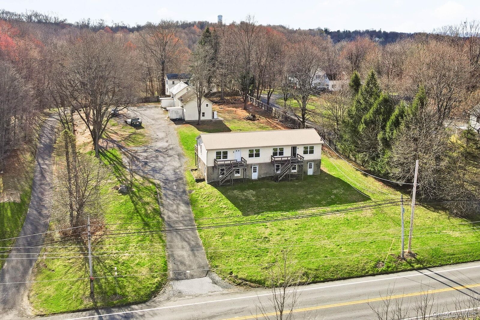 Property Photo:  230-234 Vineyard Avenue 6  NY 12528 