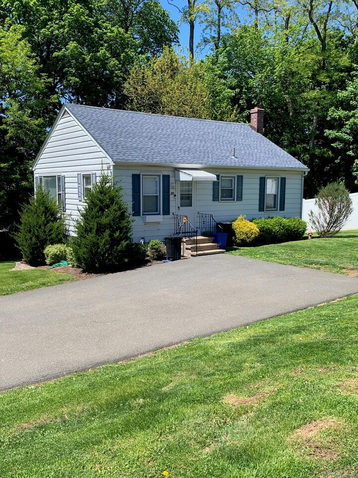 Property Photo:  69 N Grant Avenue 65  NY 10920 