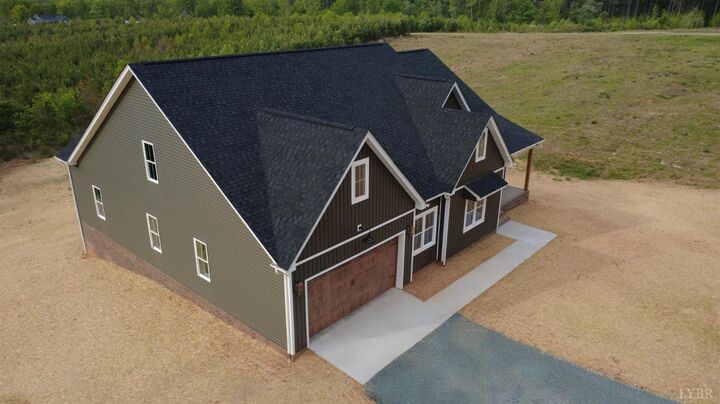 Property Photo: 405 Hixburg Road VA 23958