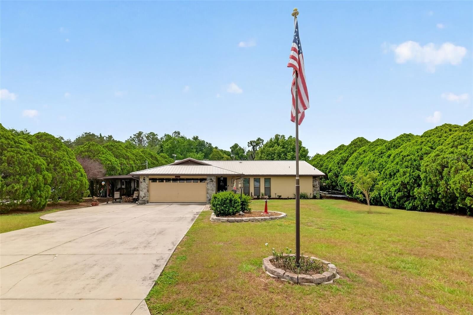 Property Photo:  5 Lonesome Pine Trail  FL 34797 