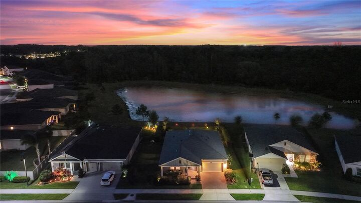 Property Photo:  17988 Passionflower Circle  FL 34714 