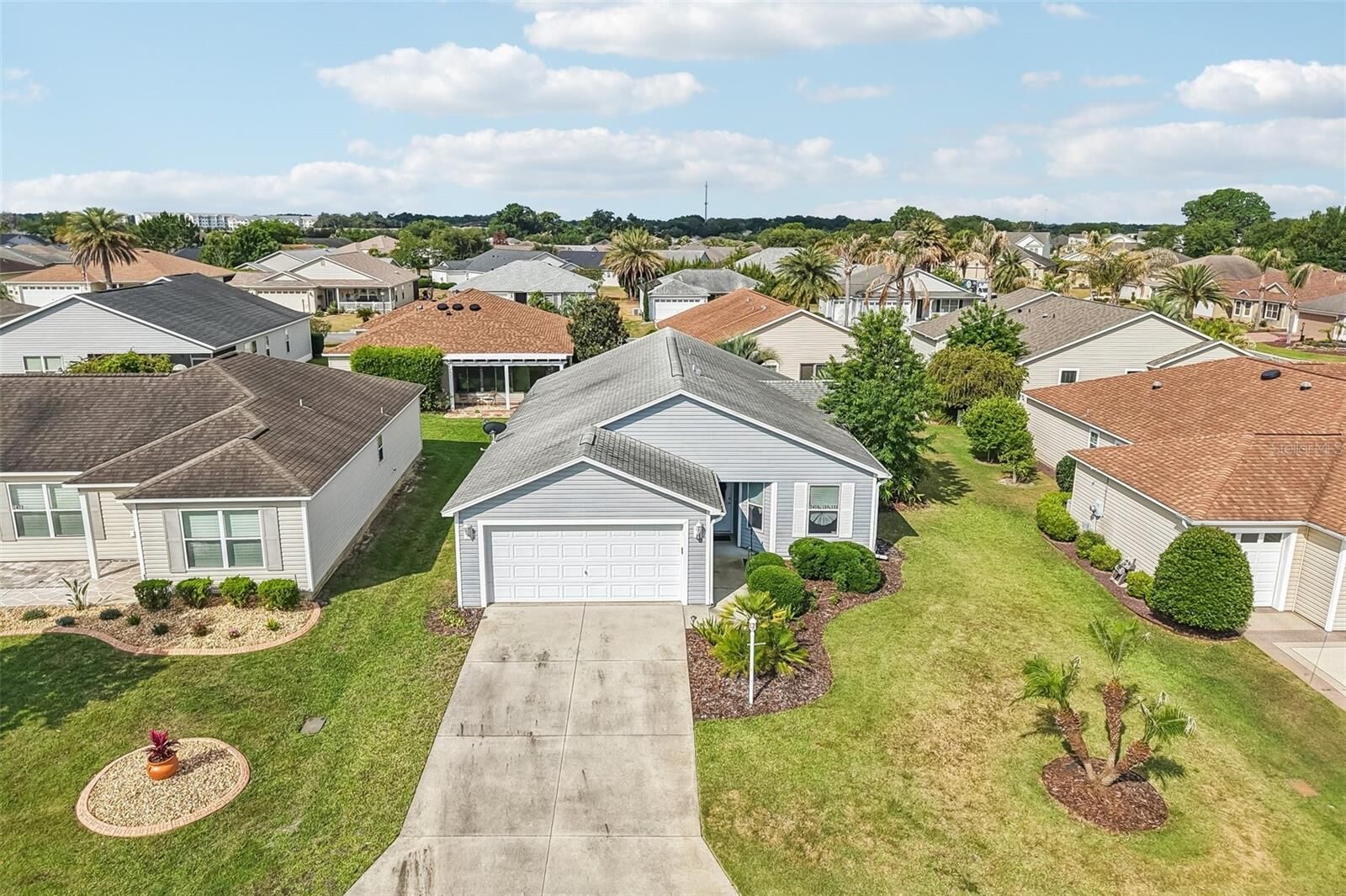 Property Photo:  2408 Carriage Hill Way  FL 32162 