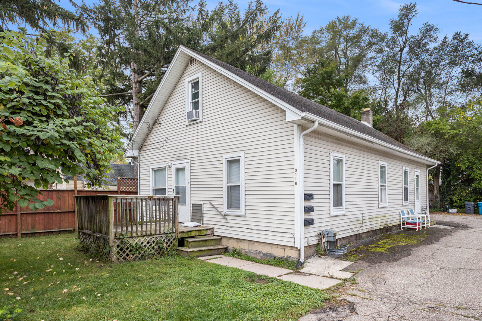 Property Photo:  3116 Whittier Drive  MI 49001 