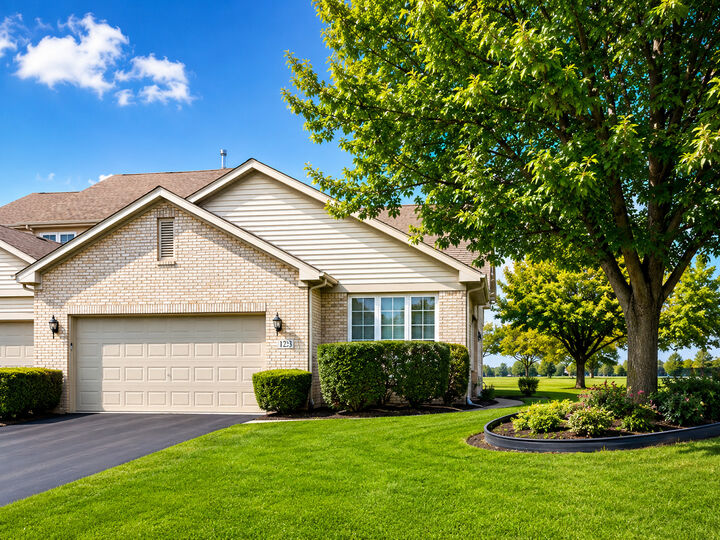 Property Photo:  