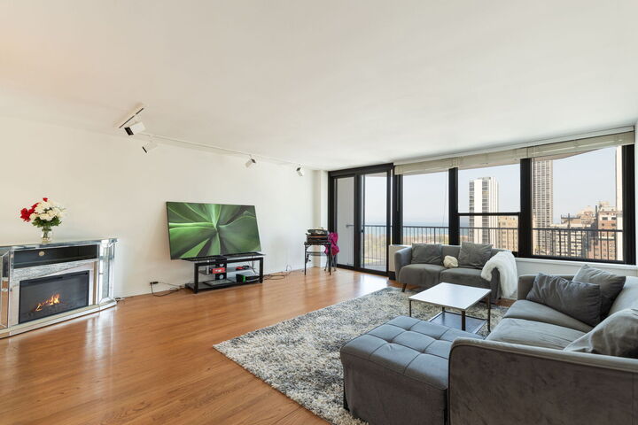 Property Photo:  