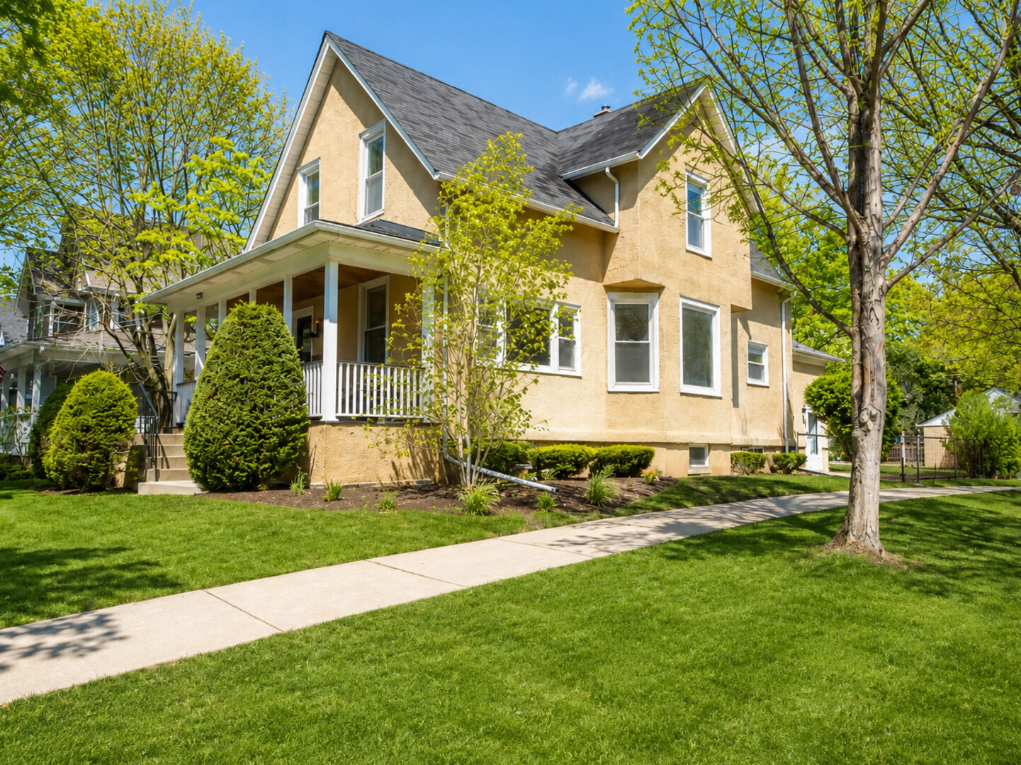 Property Photo:  2000 Washington Avenue  IL 60091 