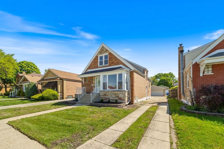 Property Photo:  8115 S Troy Street  IL 60652 
