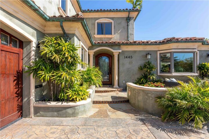 Property Photo:  1445 Catalina  CA 90740 