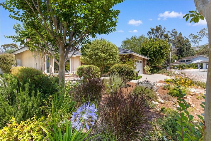 Property Photo: 31 Sycamore CA 92603