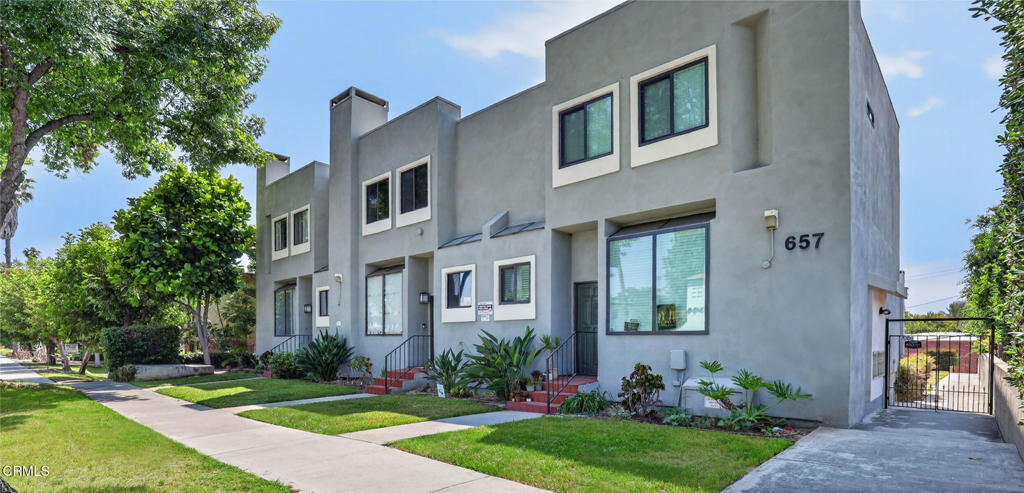 Property Photo: 657 S Marengo Avenue 4 CA 91106