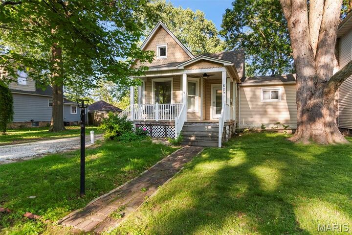 Property Photo: 620 N Walnut Street IL 62056