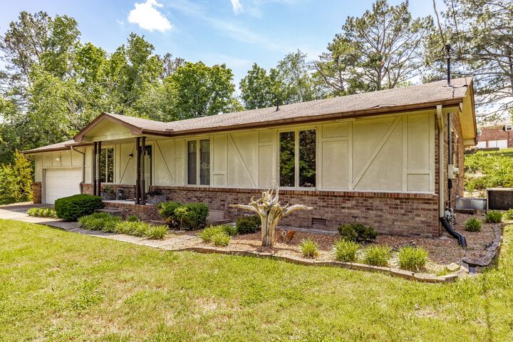 Property Photo:  204 Bryan House Dr  TN 37072 