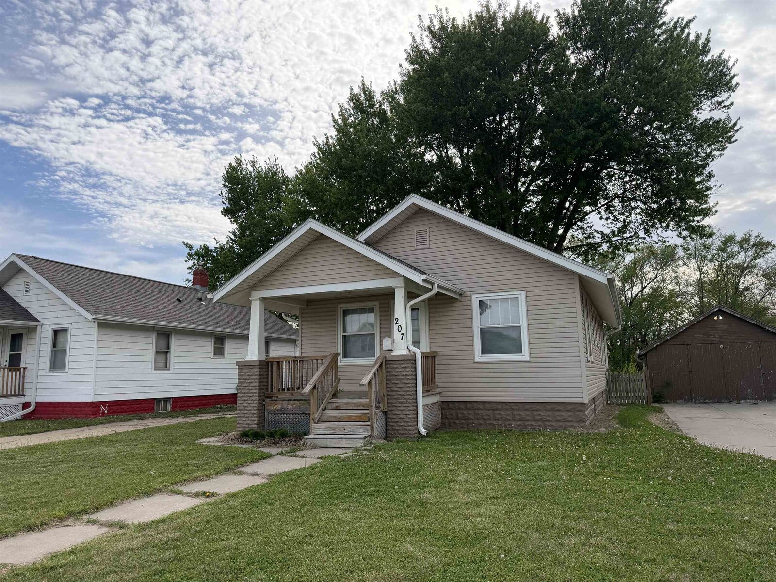 Property Photo:  207 N Cottonwood St  NE 68701 
