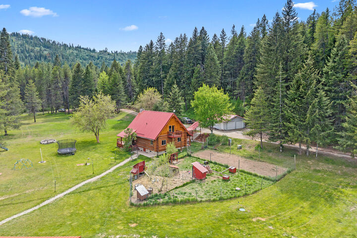 Property Photo:  2111 Dry Creek Rd  WA 99109 