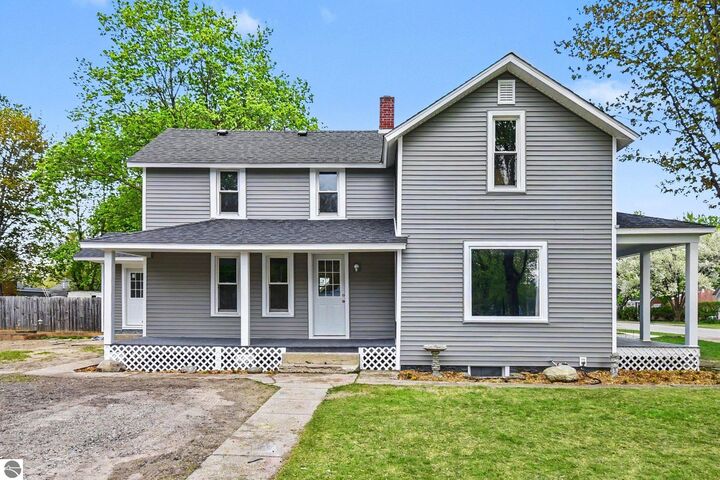 Property Photo:  601 N Arcade Street  MI 48624 