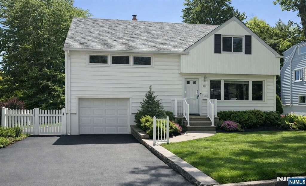 Property Photo:  917 E Lawn Drive  NJ 07666 