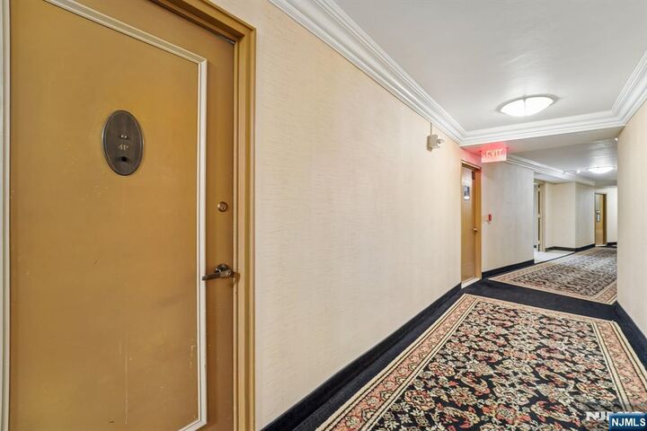 Property Photo:  2000 Linwood Avenue 4P  NJ 07024 