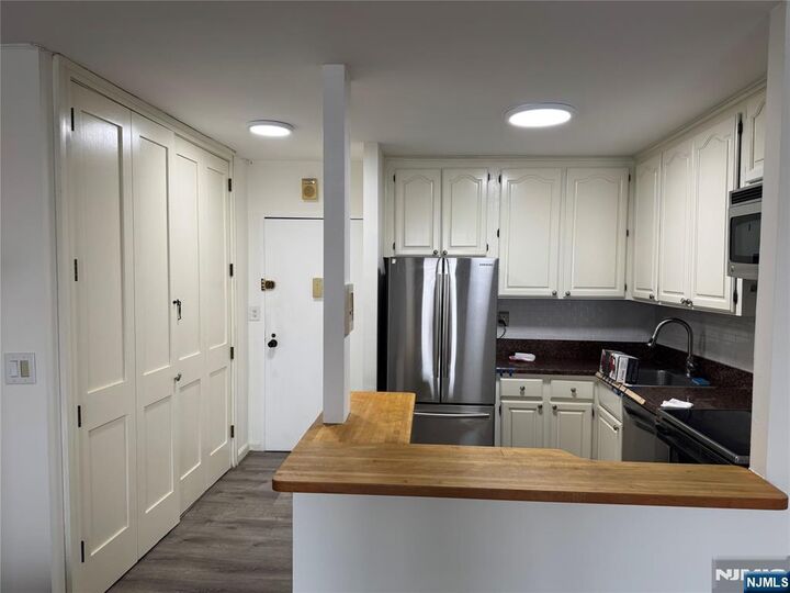 Property Photo:  7855 Boulevard East 10E  NJ 07047 