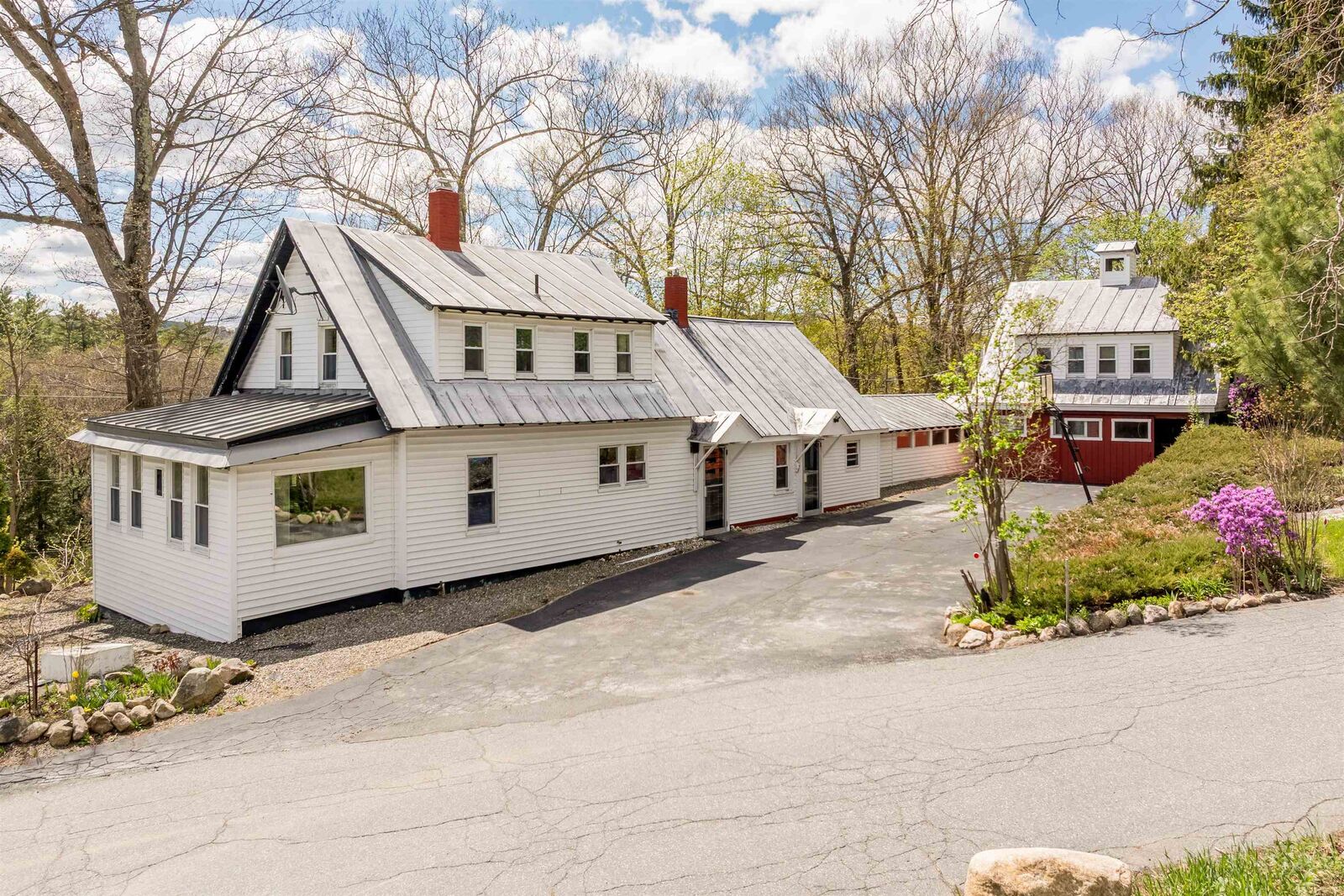 Property Photo:  265 Bank Street Extension  NH 03766 