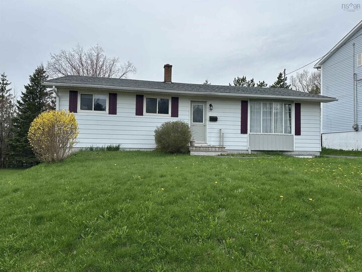32 Greening Drive — photo 1